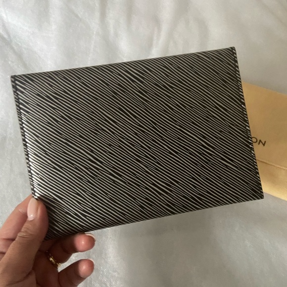 Louis Vuitton Kirigami Leather Snap Envelope Clutch - Picture 5 of 12